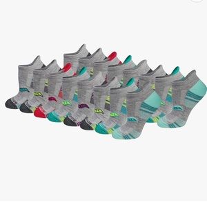 New with tags Saucony performance no show socks